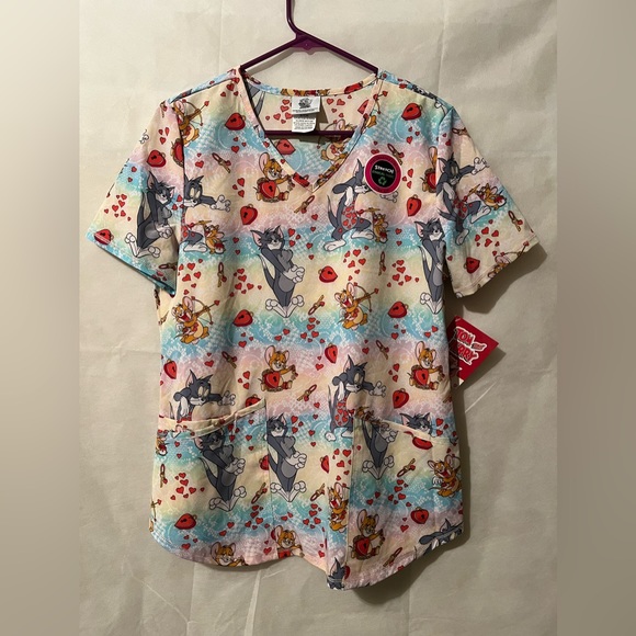 NWT Tom & Jerry Valentine Scrub Top V-Neck Size Small - Picture 10 of 10